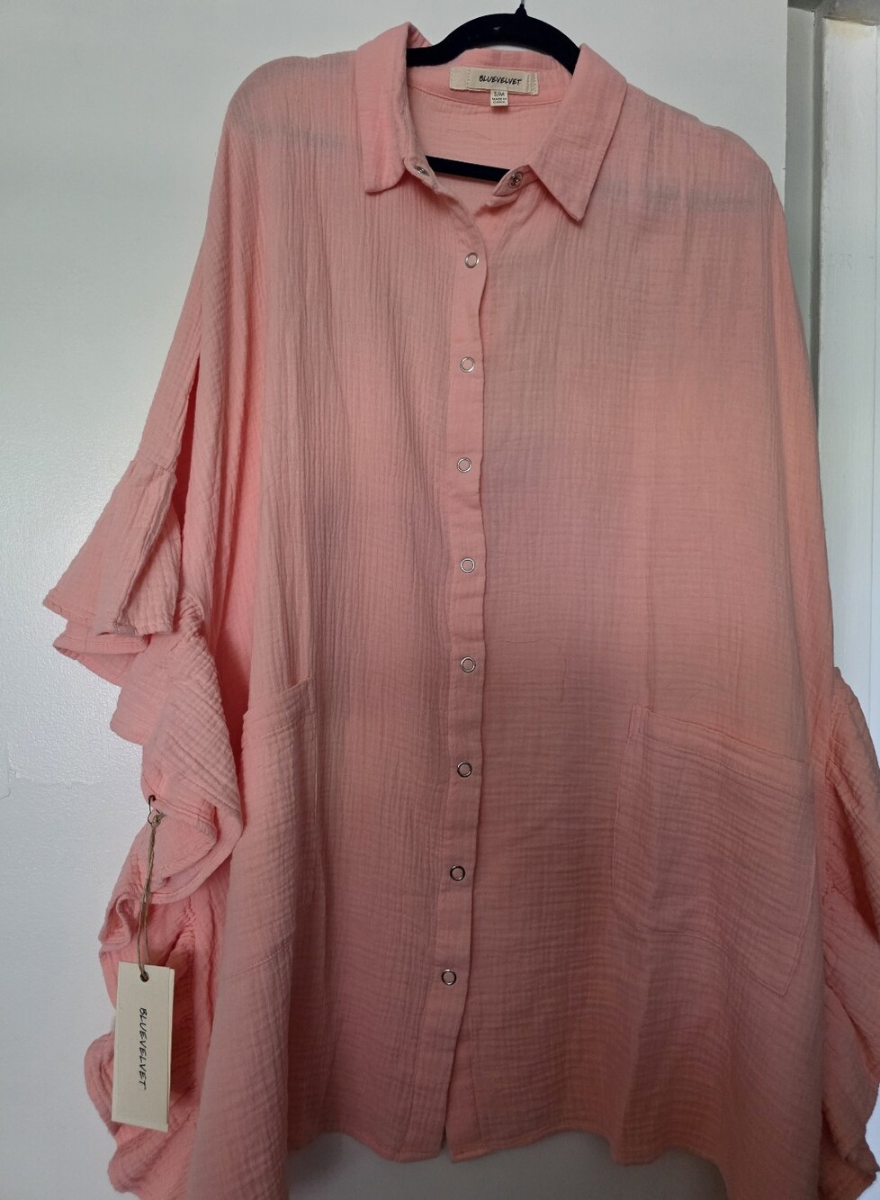 Pink Snap-Up Shirt with Classic Collar Back Has Glittered "BEACH PLEASE"
